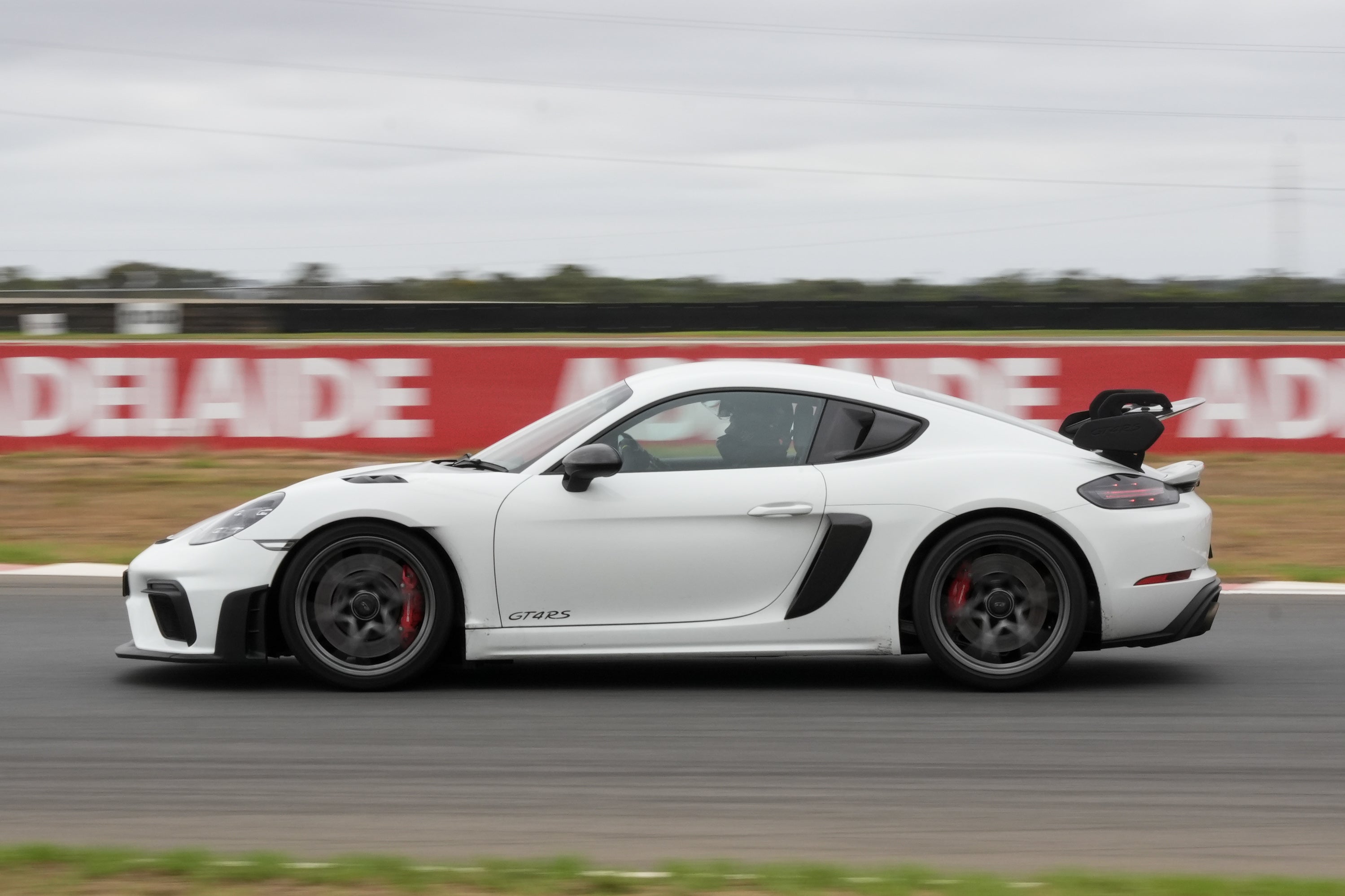 White Porsche GT4RS
