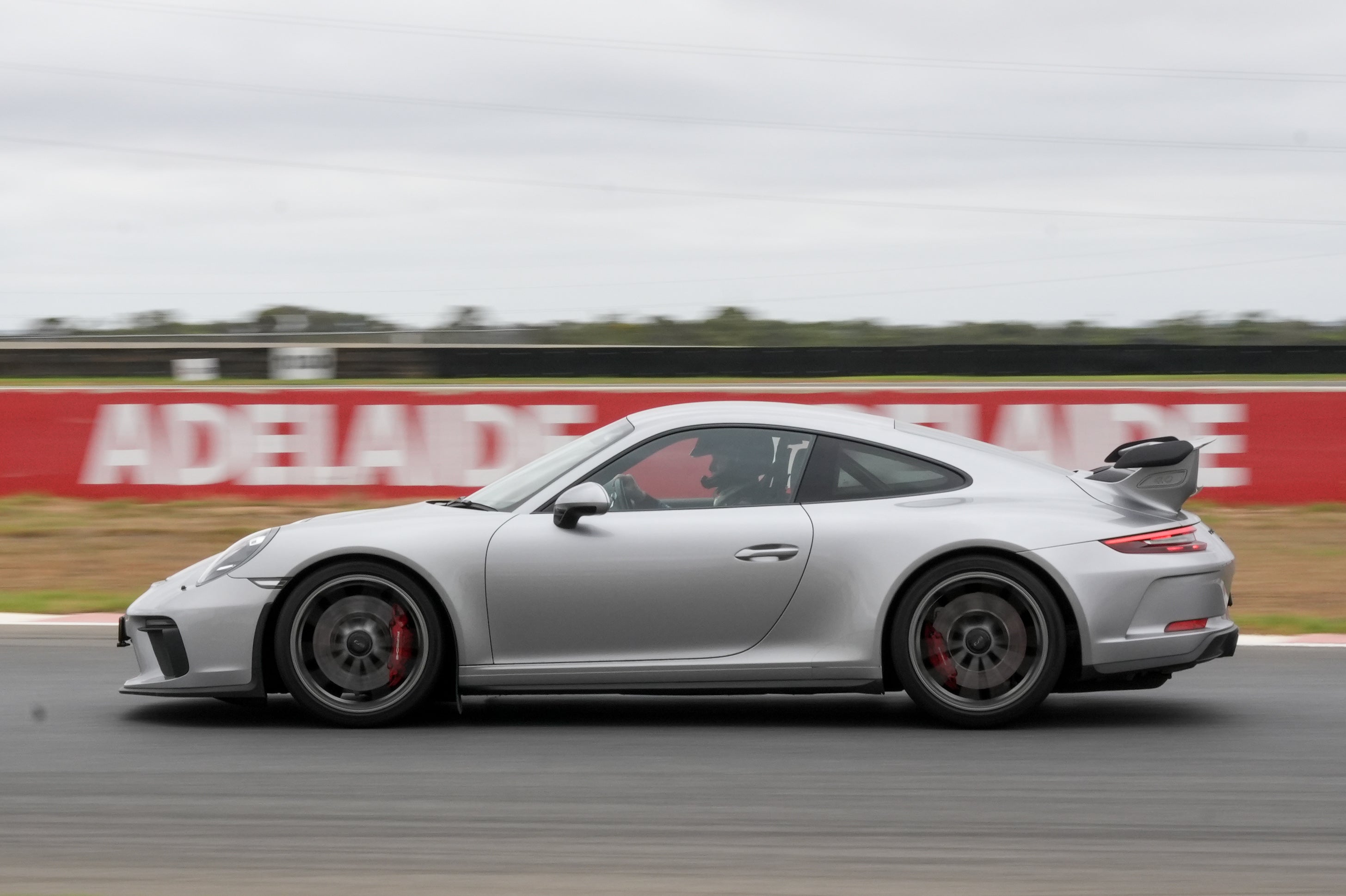 Silver and Black Porsche 997 911 GT3